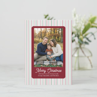 Foto familiar de Navidad con raya y campo rojo