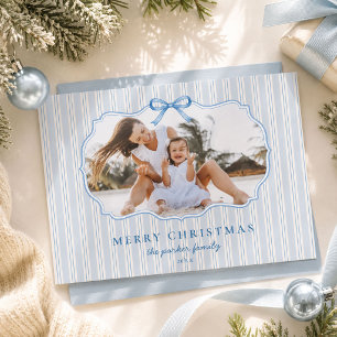 Foto familiar de Navidad con rayas azules de tela