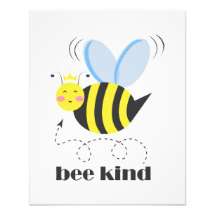 Foto Feliz princesa de abejas con corona y lema Bee Kin