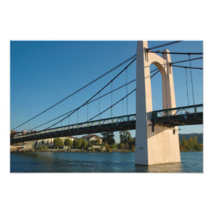 Foto Francia, Ródano-Alpes, Condrieu, puente a través