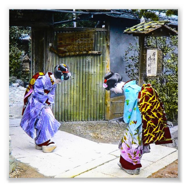 Foto Geisha Saludos en el viejo Japón de la Puerta del  (Frente)