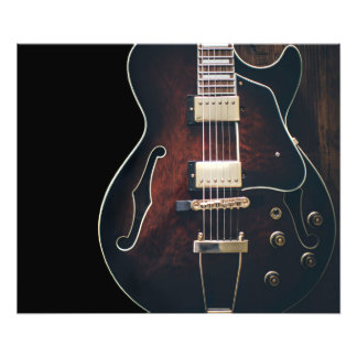 Foto Guitarra Eléctrica Sobre Negro