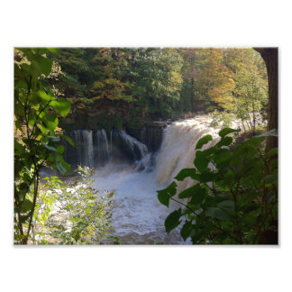 Foto Hermosa cascada de verano