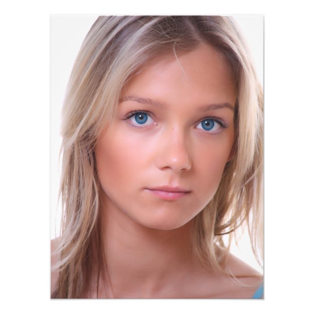 Foto Hermoso Chica de Blue Eye Blond (Frente)