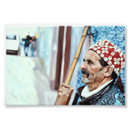 Foto Hombre mayor con atuendo tradicional llevando made