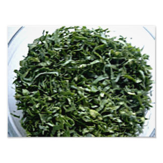 Foto Hormigón verduras de hojas verdes oscuras cortadas