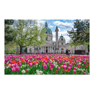 Foto Iglesia de San Carlos en primavera en Viena, Austr