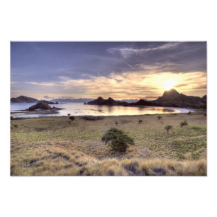 Foto Indonesia, Parque Nacional Komodo. Atardecer en un