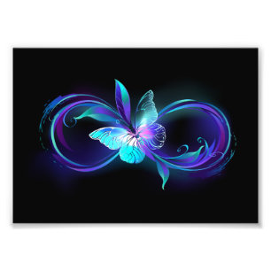 Foto Infinito brillante con mariposa mágica