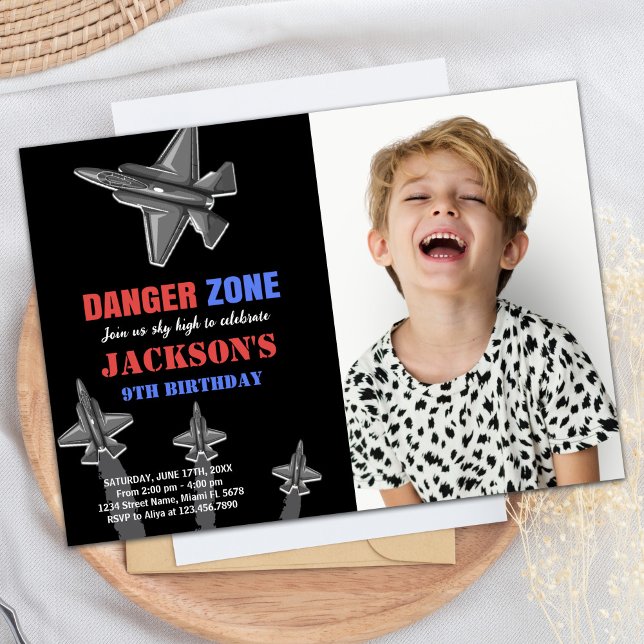 Foto invitaciones de cumpleaños del luchador contr (Danger Zone Fighter Jet Birthday Invitations Photo)