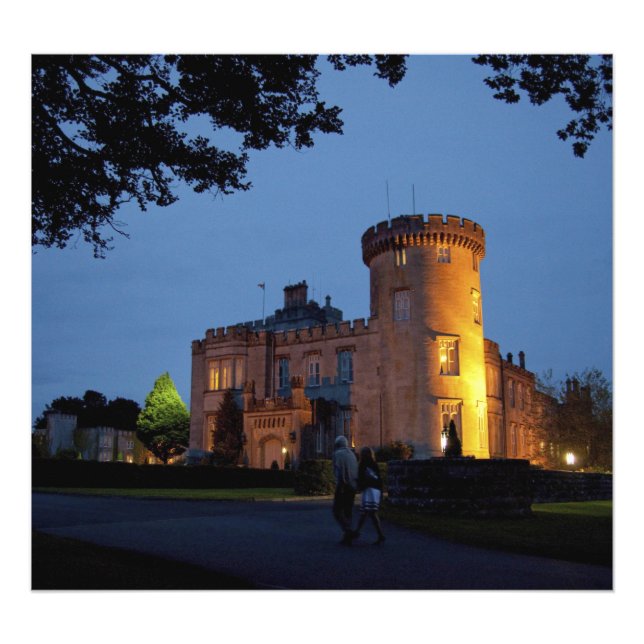 Foto Irlanda, el Castillo de Dromoland iluminado al ata (Frente)