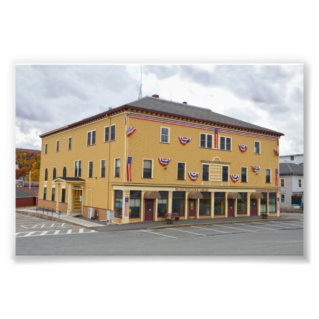 Foto Island Pond, Vermont, Biblioteca Pública y Ayuntam (Frente)