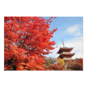 Foto Japón, Kioto. Templo de Kiyomizu en color de oto