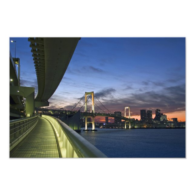 Foto Japón. Tokio. Puente arcoiris en la Bahía de Tokio (Frente)