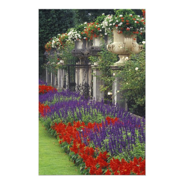 Foto Jardín en el Palacio Mirabell, Salzburgo, Austria (Frente)