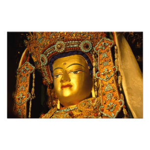 Foto La estatua dorada del Buda Jowo, Templo Jokhang,