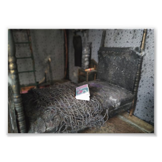 Foto La impresión de las habitaciones abandonadas - Min (Frente)