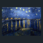 Foto La noche estrellada de Vincent van Gogh sobre el R<br><div class="desc">1888. Noche estrellada sobre el Ródano por Vincent Willem van Gogh,  un pintor post-impresionista de origen holandés cuyo trabajo —notable por su tosca belleza,  honestidad emocional y color audaz— tuvo una influencia de largo alcance en el arte del siglo XX.</div>