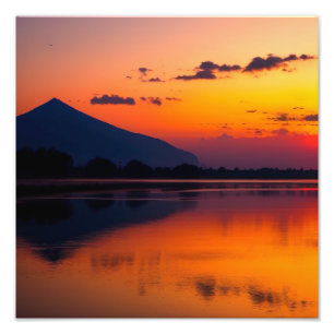 Foto Lago de montaña Tranquilo Sunset