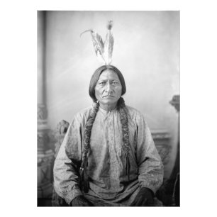 Foto Líder lakota sacudiendo a indígenas norteamericano
