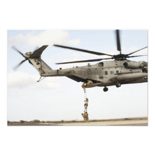 Foto Los pararescuemen de la fuerza aérea conducen un