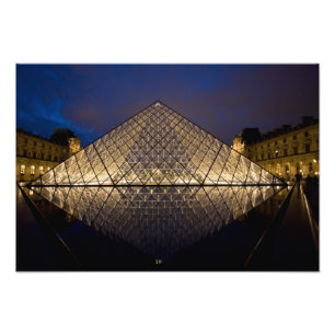 Foto Louvre Pyramid por el arquitecto I.M. Pei at