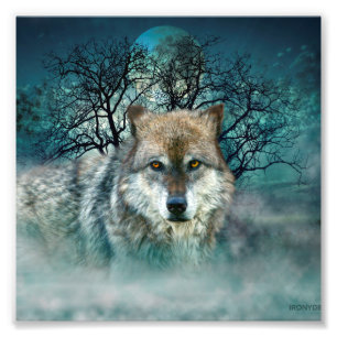 Foto Luna llena de lobo en niebla
