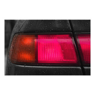 Foto Luz de coche en la lluvia
