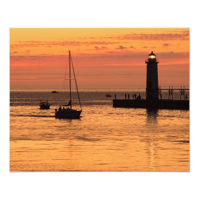 Foto Manistthouse Lighthouse Sunset Sailboat (Frente)