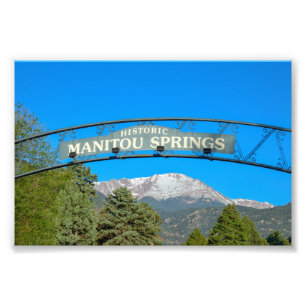 Foto Manitou Springs Rótulo Framing Pikes Peak, Colorad
