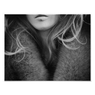 Foto Mannequina rubia en blanco y negro