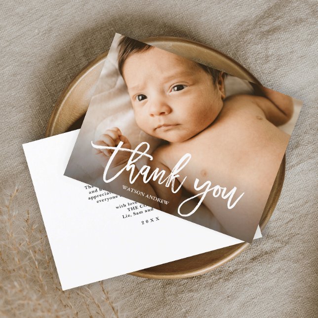 Foto manuscrita de presupuesto Tarjeta de agradeci (SImple hadwritten baby photo thank you card with modern script typography overlay.)