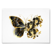 Mariposa de flores de oro con orquídea negra