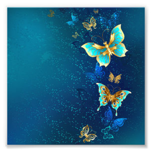 Foto Mariposas doradas sobre fondo azul