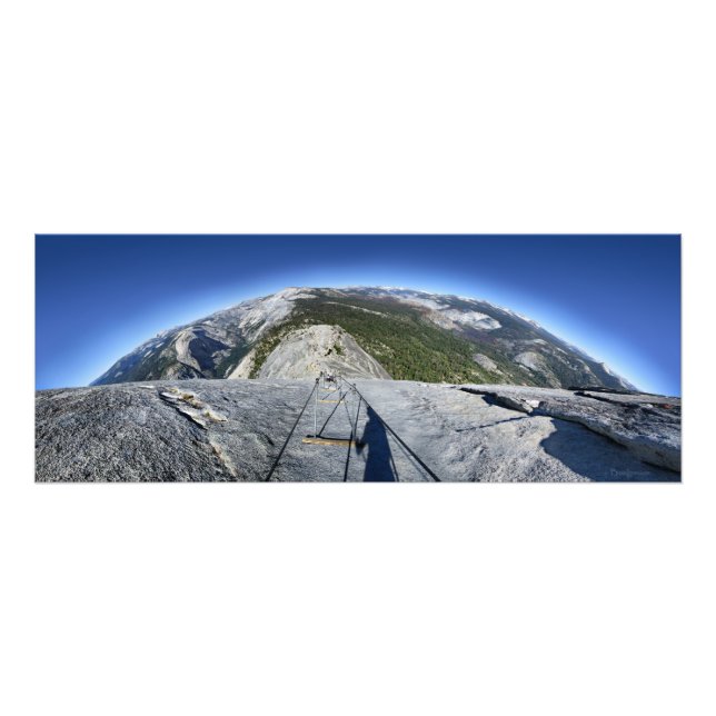 Foto Media casa mirando hacia abajo desde los cables -  (Frente)