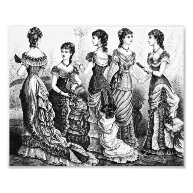 Foto Modas Victorianas en blanco y negro (Frente)