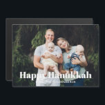 Foto moderna personalizado texto tarjeta Hanukkah<br><div class="desc">Feliz Hanukkah moderna tipografía minimalista moderna y elegante tarjeta magnética personalizada Hanukkah Holiday. imagen o imagen de personalizado y texto blanco personalizable al final de la tarjeta. Foto de freepik</div>