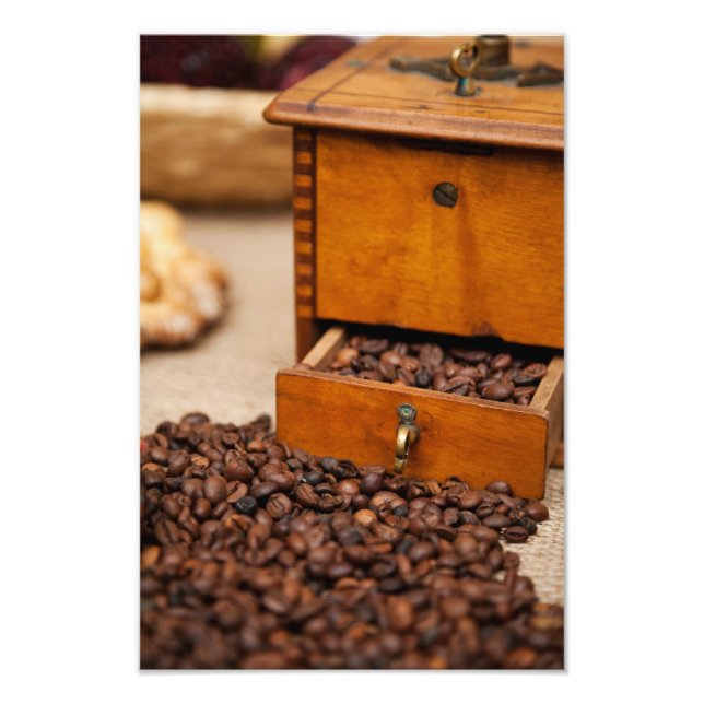 Foto Molinillo de café antiguo (Frente)