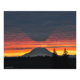 Foto Monte Rainier y su sombra en formato grande