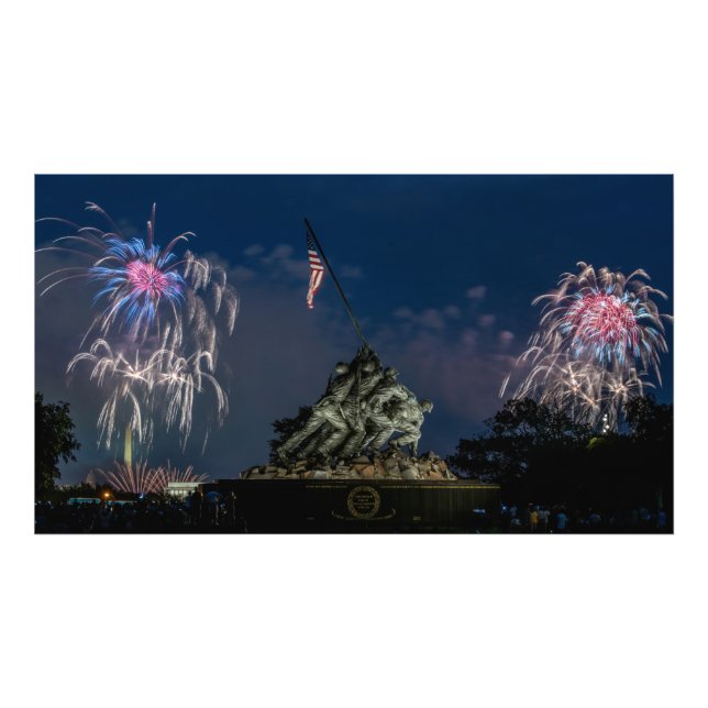 Foto Monumento a Iwo Jima durante fuegos artificiales e (Frente)