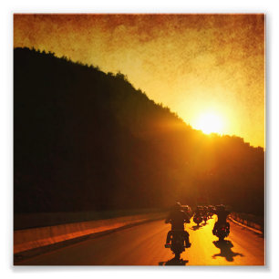 Foto Motocicletas en la puesta del sol