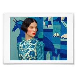 Foto Mujer con vestido azul floral, pintura de caballo