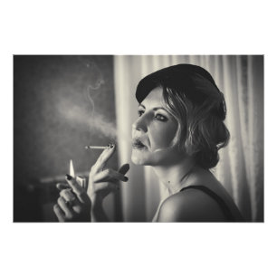 Foto Mujer retro fumando
