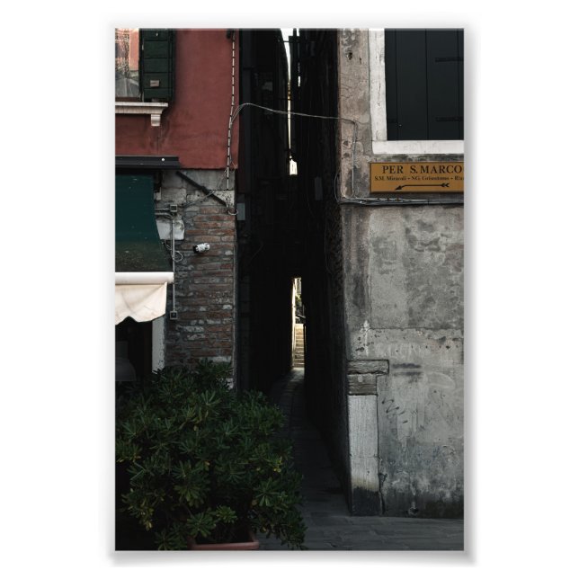 Foto Narrow venetian alleyway (2024) (Frente)