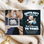 Foto Navidades de ultrasonido Invitación de embara<br><div class="desc">Celebre la temporada de vacaciones y comparta sus alegres noticias con nuestra Invitación de Embarazo de Navidades Personalizados. Esta invitación festiva y personalizada está diseñada para difundir alegría y emoción mientras revelas la maravillosa noticia de tu embarazo a tu familia y amigos. Perfecto para captar la magia de la temporada,...</div>