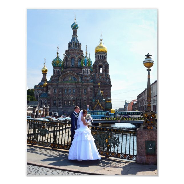 Foto Novia y novio en San Petersburgo, Rusia, Iglesia (Frente)