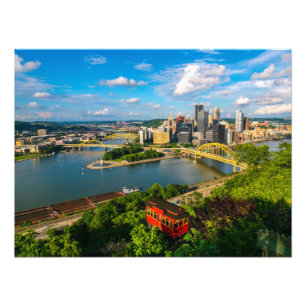 Foto *Nueva vista de la ciudad de Pittsburgh con impres