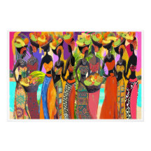 Nuevas y hermosas mujeres africanas reuniendo frut
