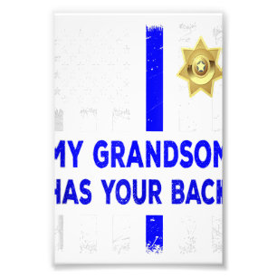 Foto Oficial de policía abuelos Mi nieto tiene regalo