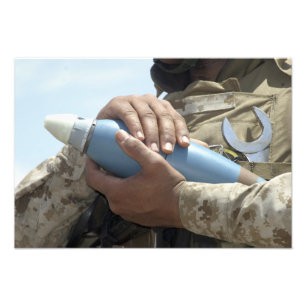 Foto Opinión del primer un soldado que acuna una